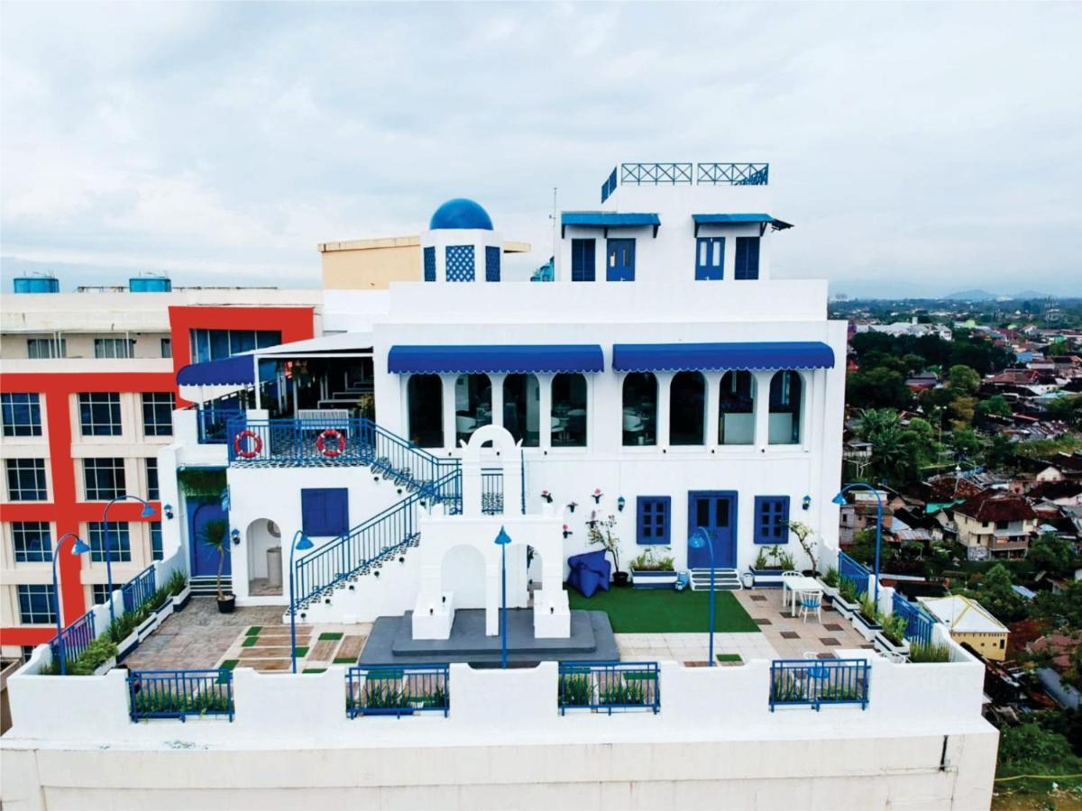 Cavinton Hotel Malioboro Yogyakarta By Tritama Hospitality Buitenkant foto