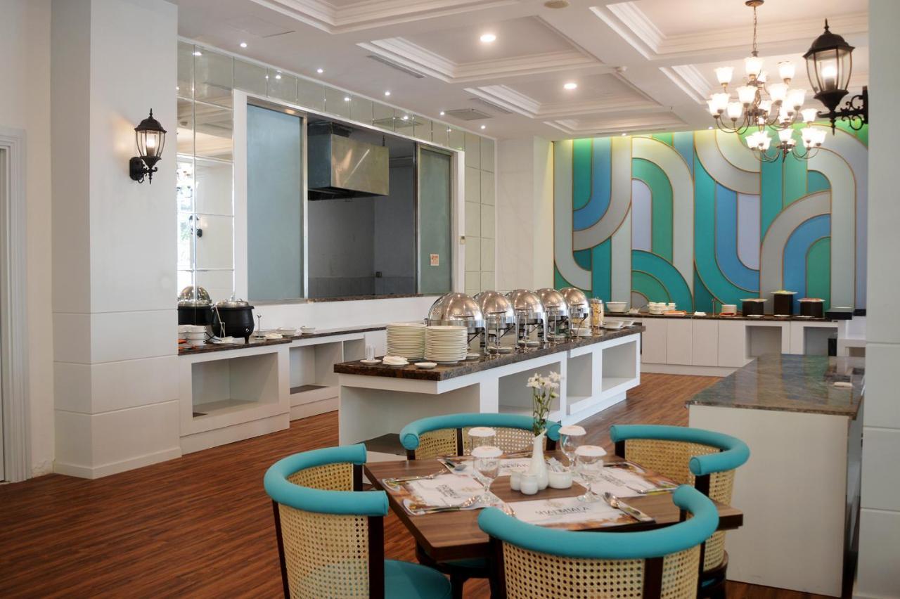Cavinton Hotel Malioboro Yogyakarta By Tritama Hospitality Buitenkant foto