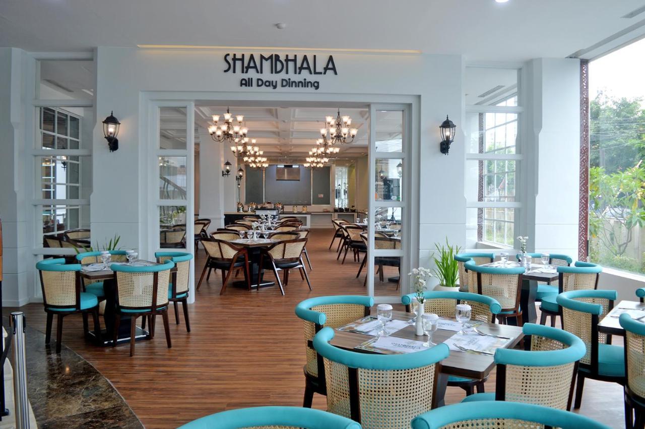 Cavinton Hotel Malioboro Yogyakarta By Tritama Hospitality Buitenkant foto