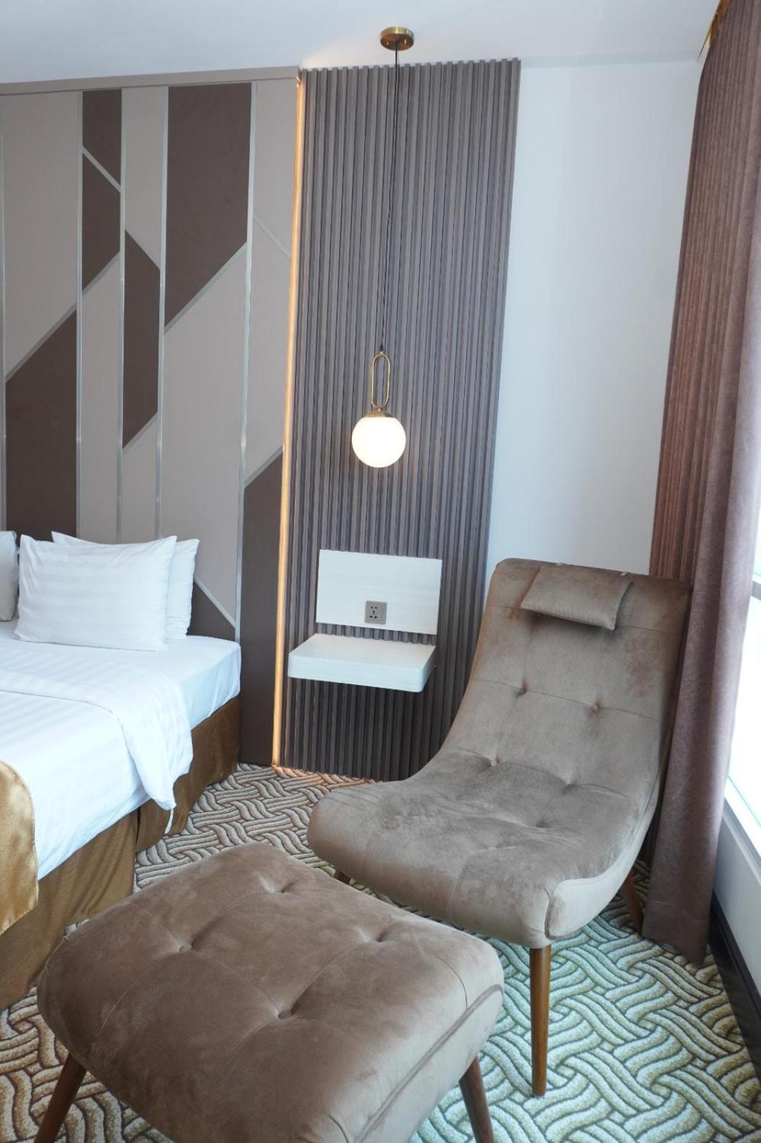 Cavinton Hotel Malioboro Yogyakarta By Tritama Hospitality Buitenkant foto