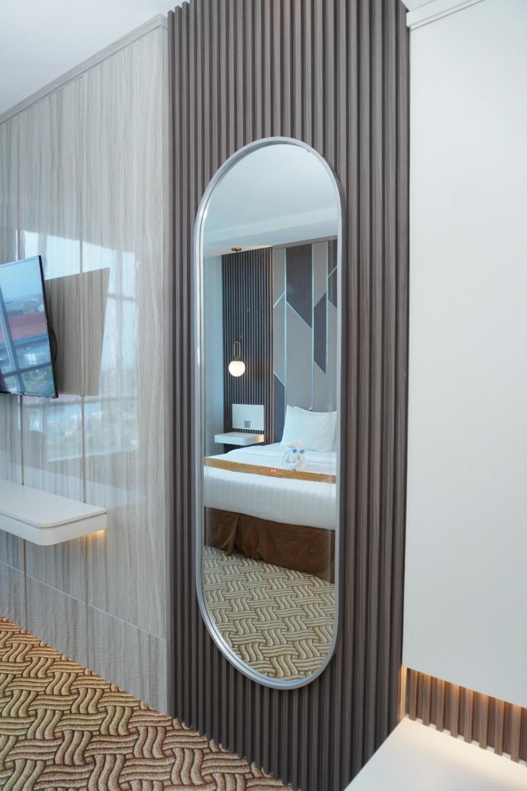 Cavinton Hotel Malioboro Yogyakarta By Tritama Hospitality Buitenkant foto