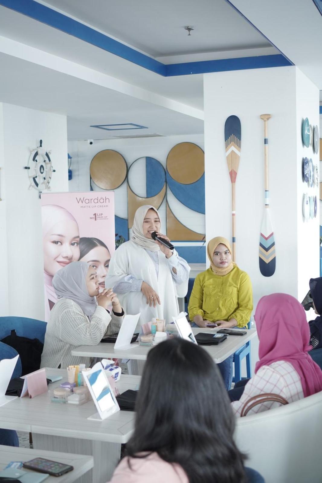Cavinton Hotel Malioboro Yogyakarta By Tritama Hospitality Buitenkant foto