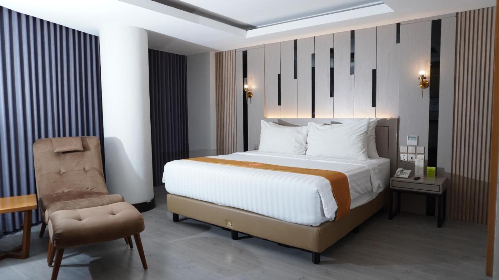 Cavinton Hotel Malioboro Yogyakarta By Tritama Hospitality Buitenkant foto
