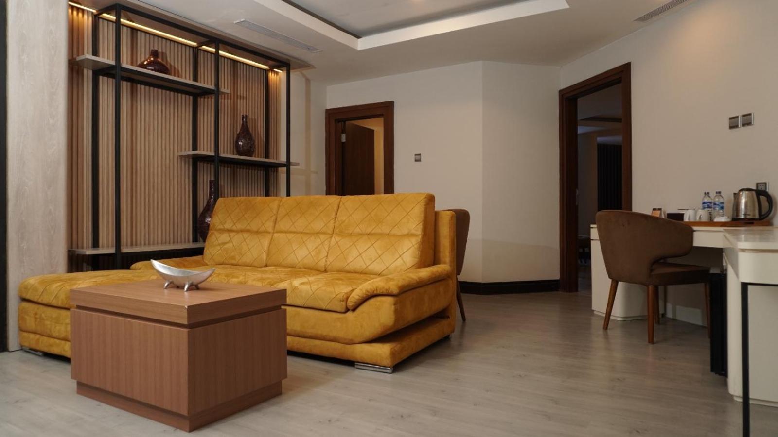 Cavinton Hotel Malioboro Yogyakarta By Tritama Hospitality Buitenkant foto
