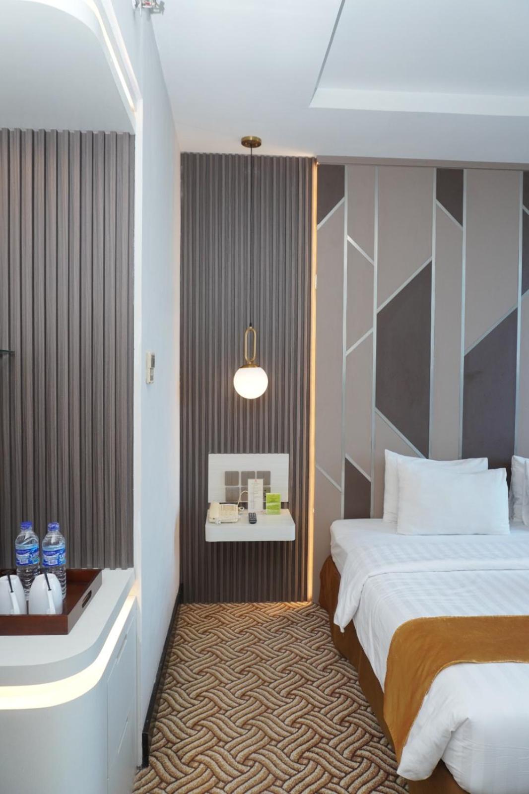 Cavinton Hotel Malioboro Yogyakarta By Tritama Hospitality Buitenkant foto