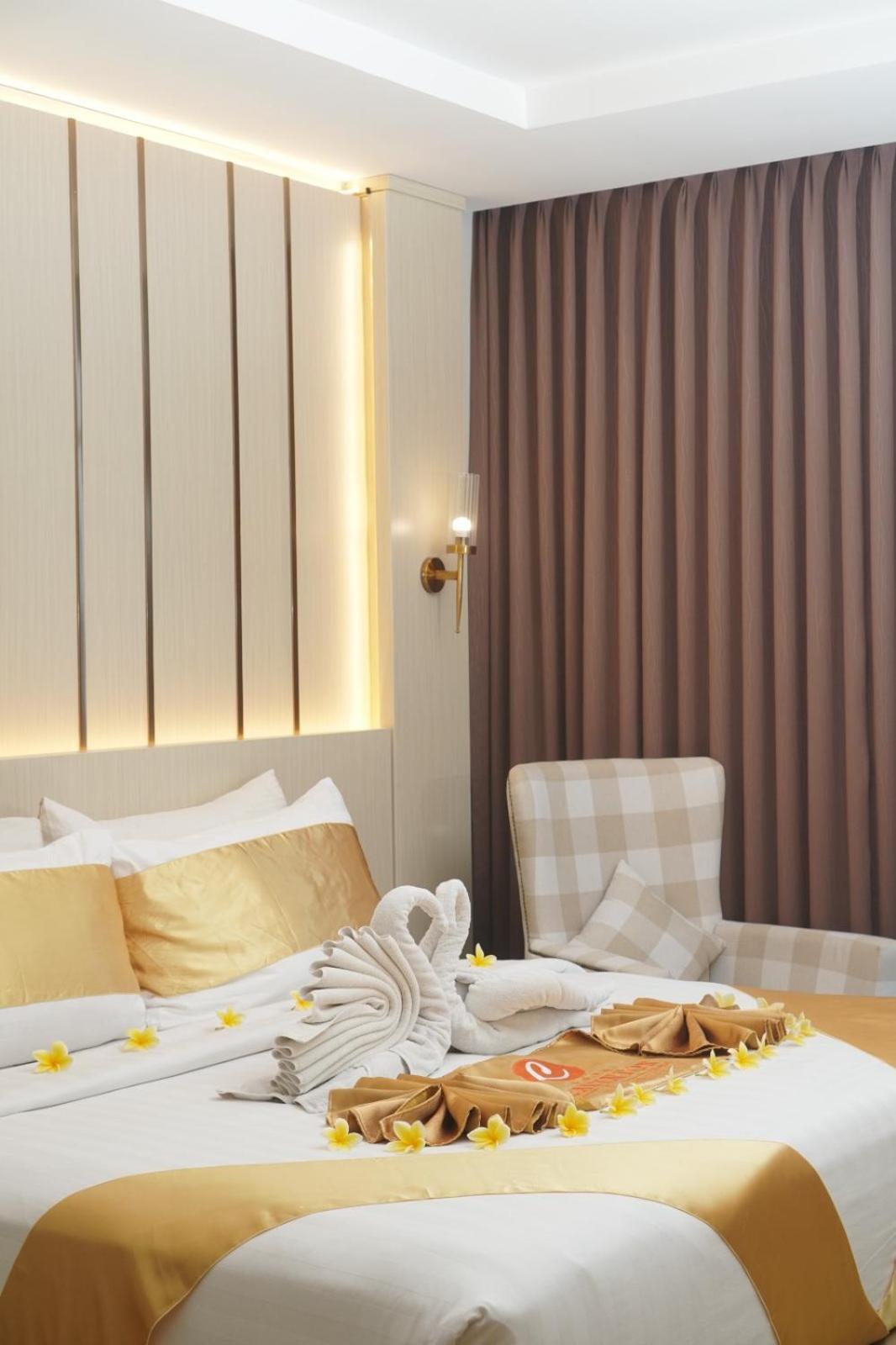 Cavinton Hotel Malioboro Yogyakarta By Tritama Hospitality Buitenkant foto