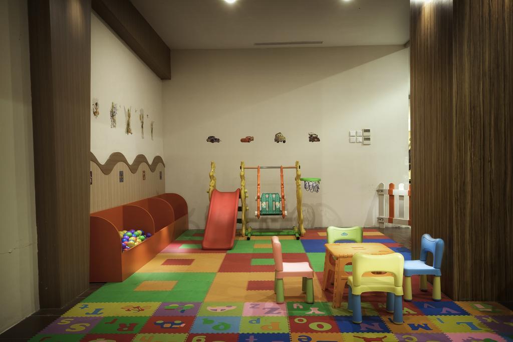 Cavinton Hotel Malioboro Yogyakarta By Tritama Hospitality Buitenkant foto
