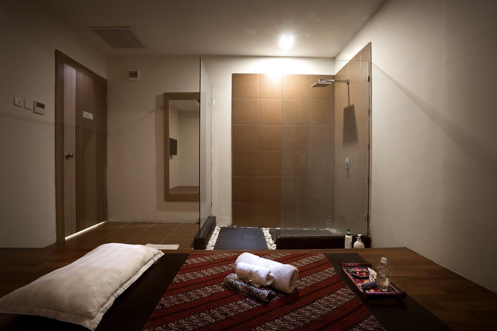 Cavinton Hotel Malioboro Yogyakarta By Tritama Hospitality Buitenkant foto