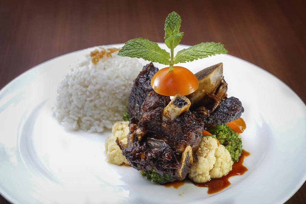 Cavinton Hotel Malioboro Yogyakarta By Tritama Hospitality Buitenkant foto
