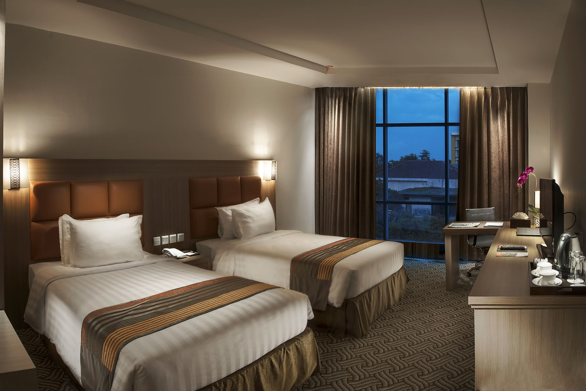 Cavinton Hotel Malioboro Yogyakarta By Tritama Hospitality Buitenkant foto