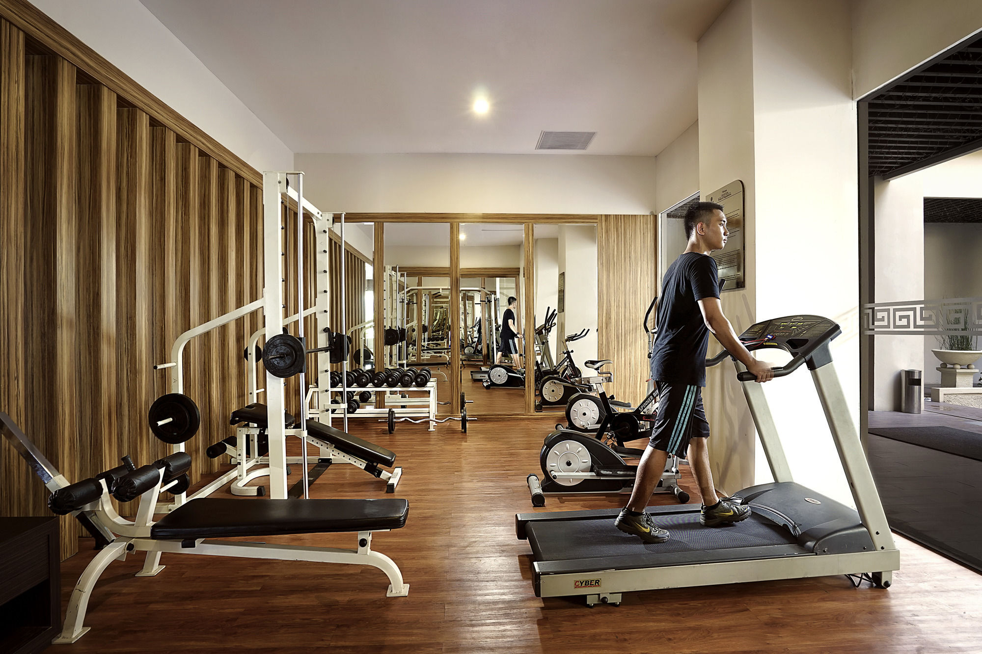 Cavinton Hotel Malioboro Yogyakarta By Tritama Hospitality Buitenkant foto