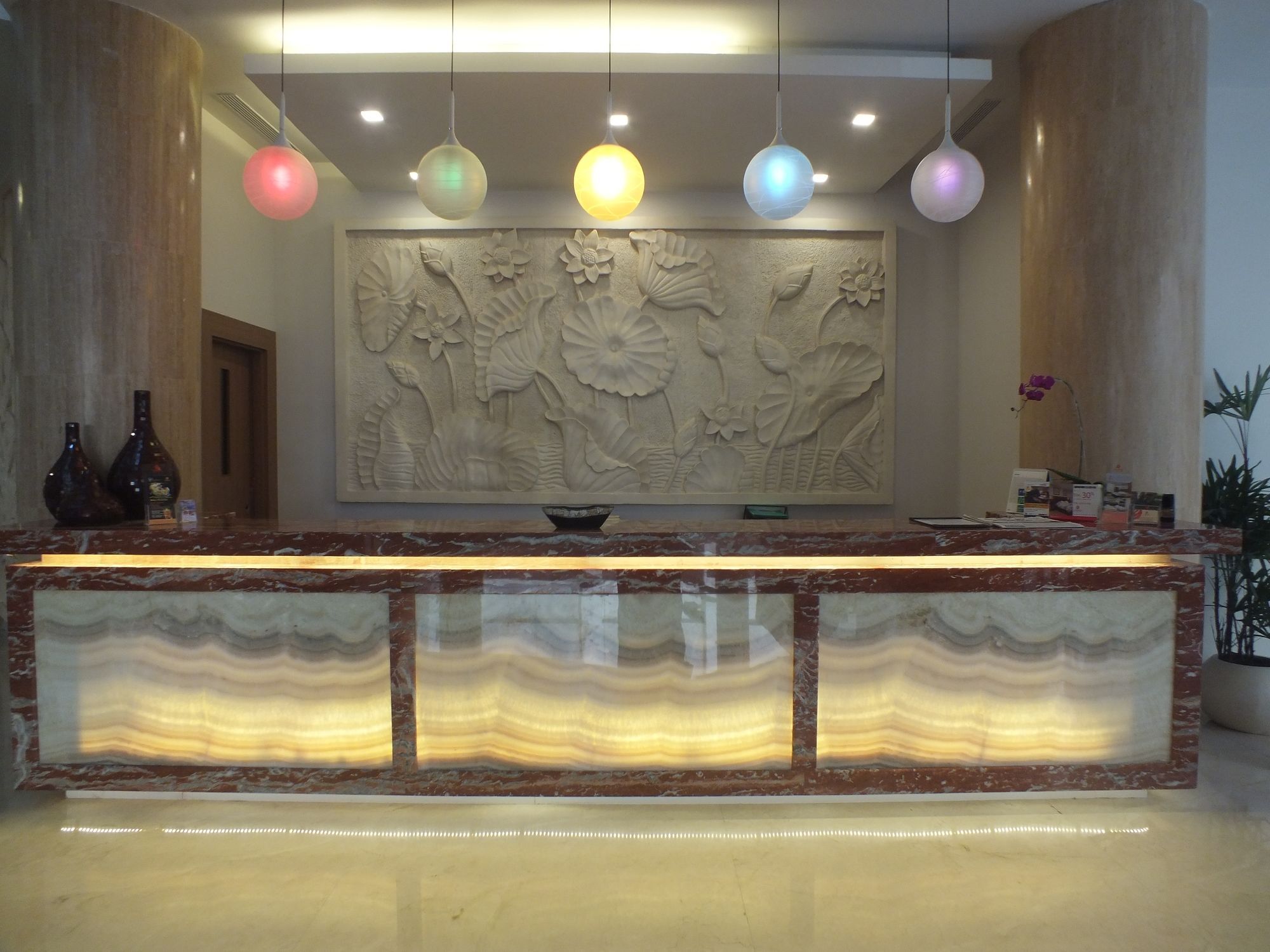 Cavinton Hotel Malioboro Yogyakarta By Tritama Hospitality Buitenkant foto