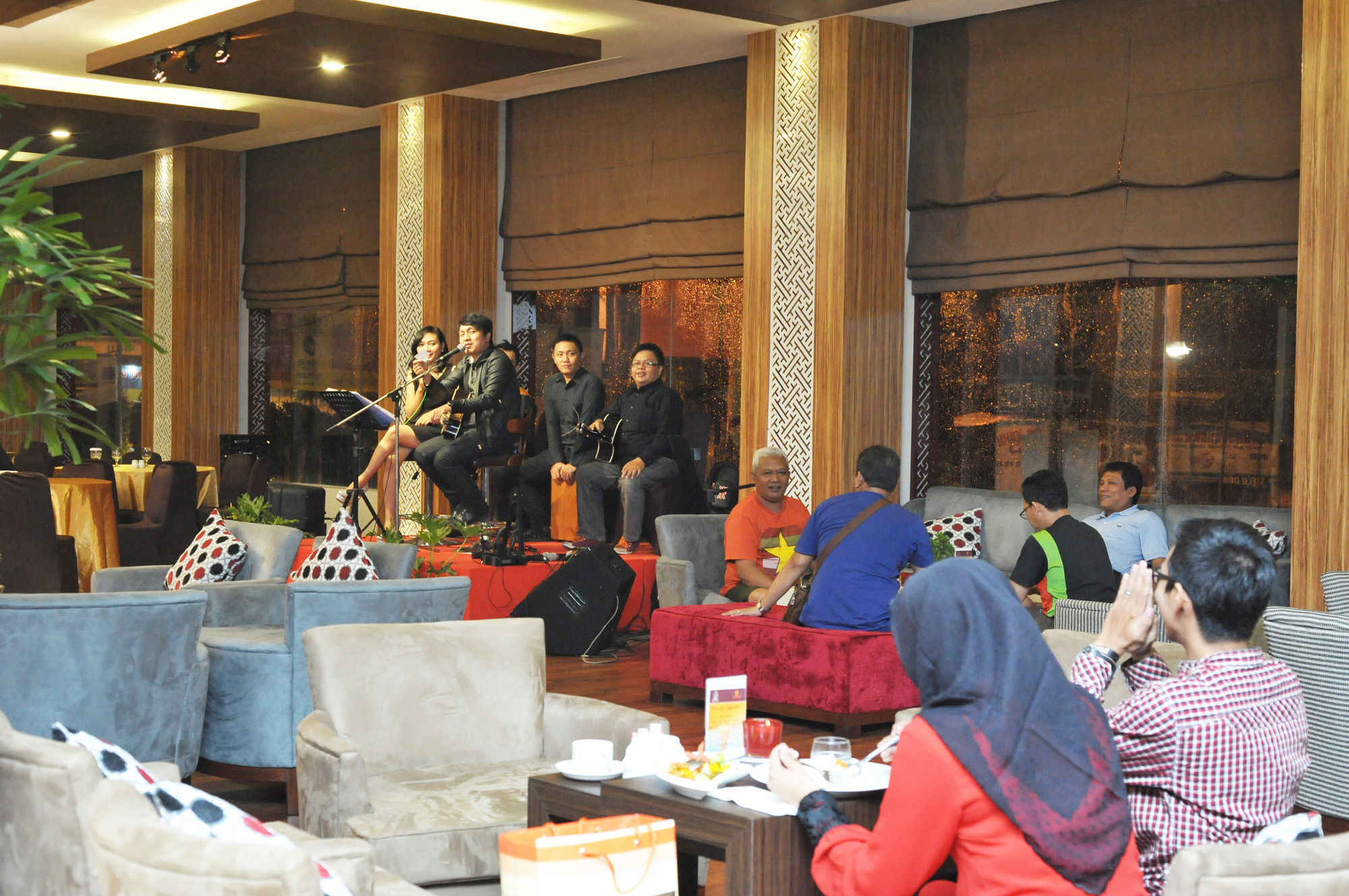 Cavinton Hotel Malioboro Yogyakarta By Tritama Hospitality Buitenkant foto