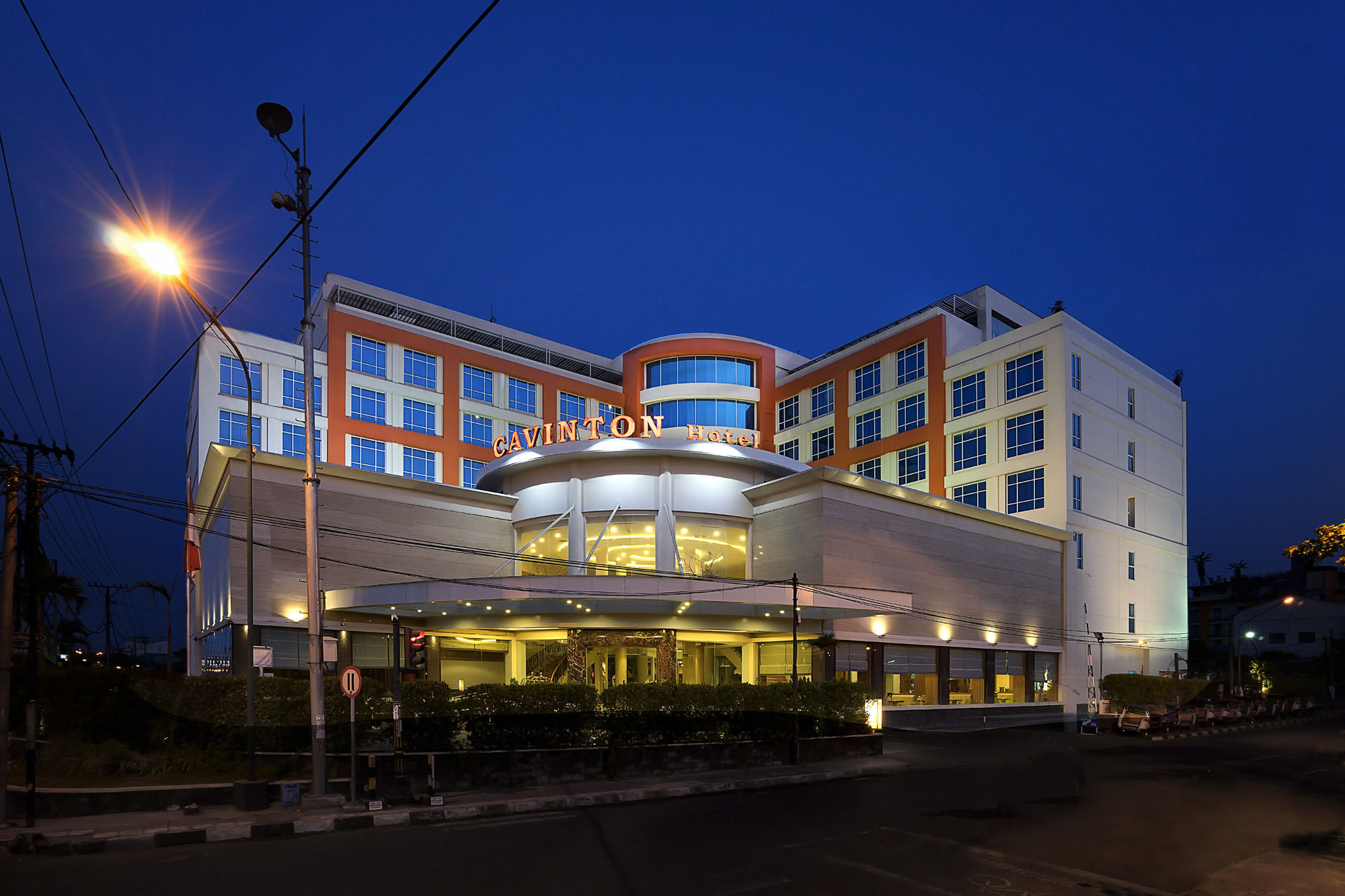 Cavinton Hotel Malioboro Yogyakarta By Tritama Hospitality Buitenkant foto